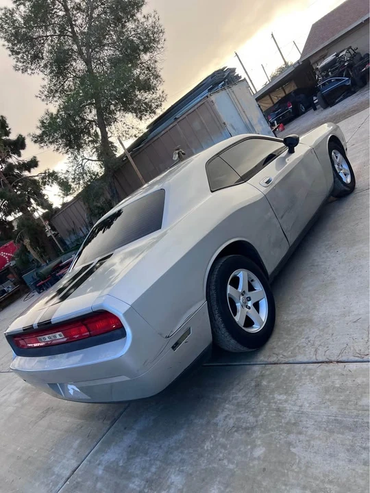 2010 Dodge Charger 6th Gen - Image 3 of 14