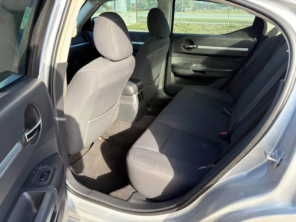 2010 Dodge Charger 6th Gen - Image 5 of 8