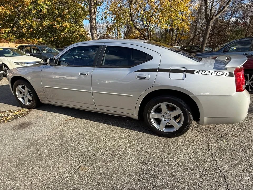 2010 Dodge Charger 6th Gen - Image 4 of 13