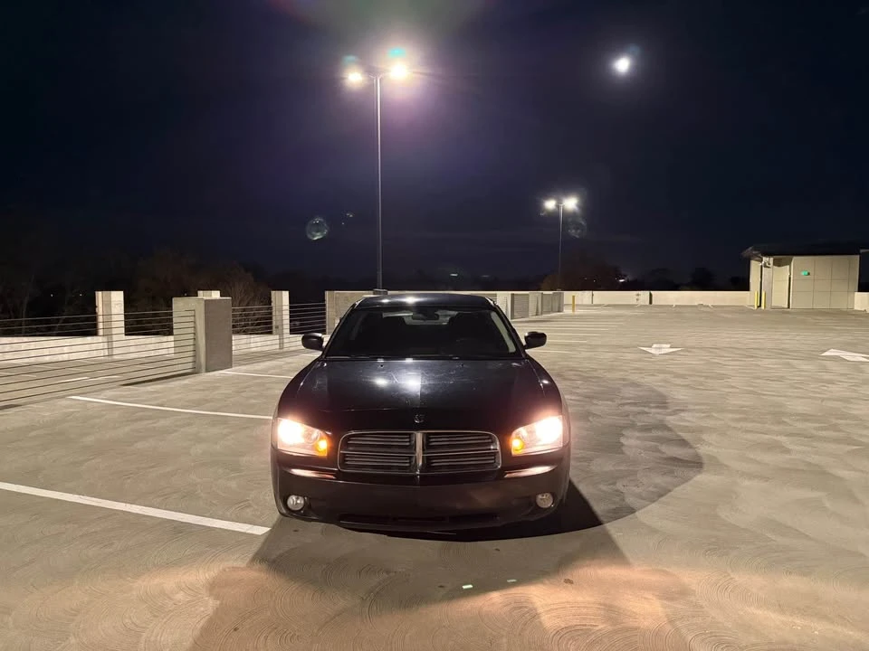 2010 Dodge Charger 6th Gen - Image 3 of 8