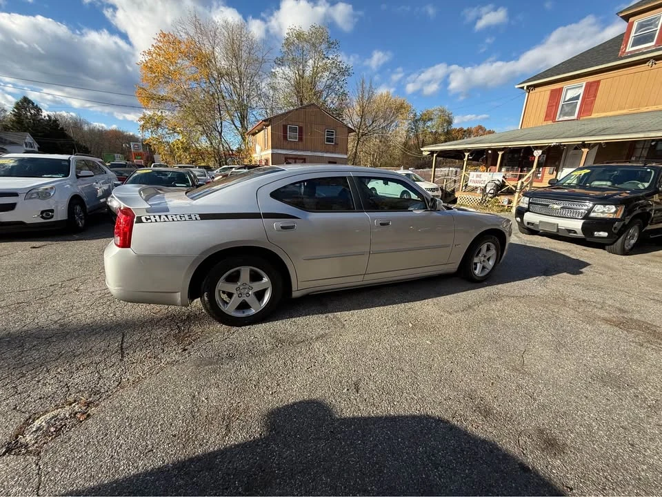 2010 Dodge Charger 6th Gen - Image 9 of 13