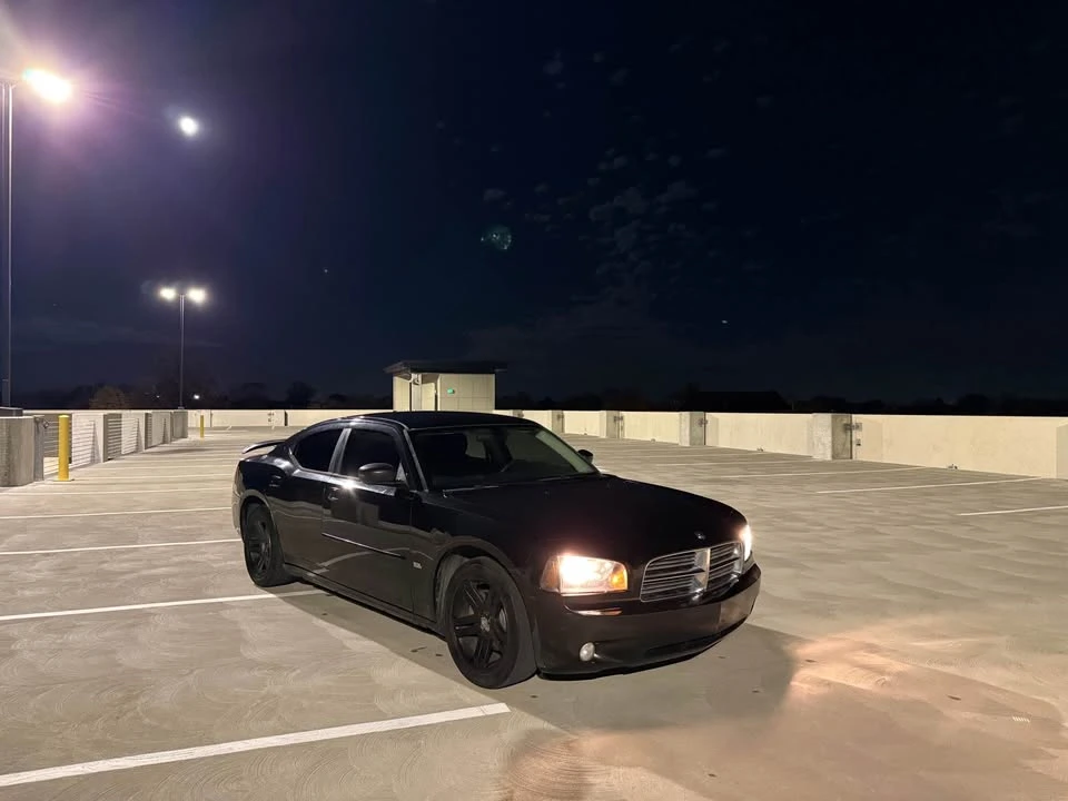2010 Dodge Charger 6th Gen - Image 2 of 8