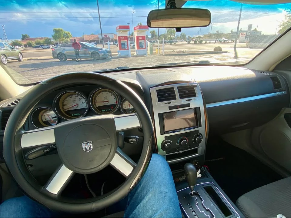 2010 Dodge Charger 6th Gen - Image 9 of 12