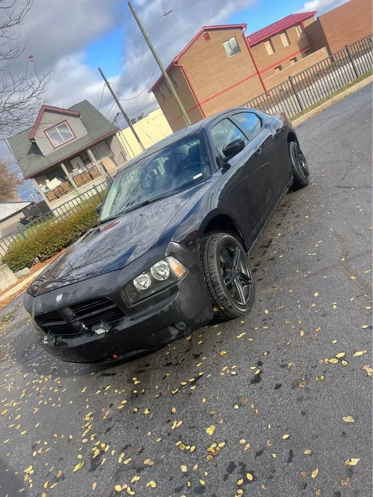 2010 Dodge Charger 6th Gen - Image 4 of 14