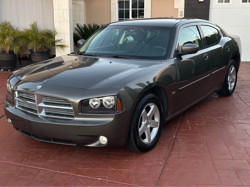 2010 Dodge Charger 6th Gen - Image 9 of 20