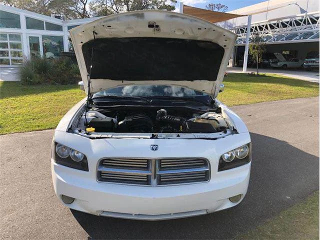 2010 Dodge Charger 6th Gen - Image 5 of 9