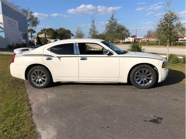 2010 Dodge Charger 6th Gen - Image 2 of 9
