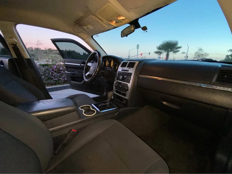 2010 Dodge Charger 6th Gen - Image 8 of 10