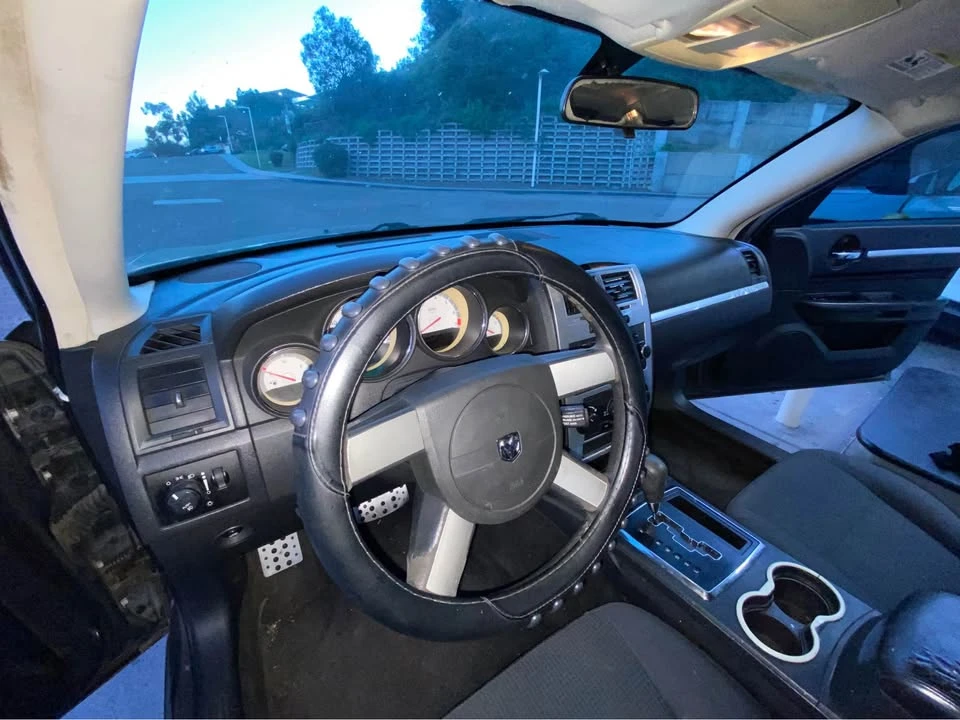 2010 Dodge Charger 6th Gen - Image 9 of 10