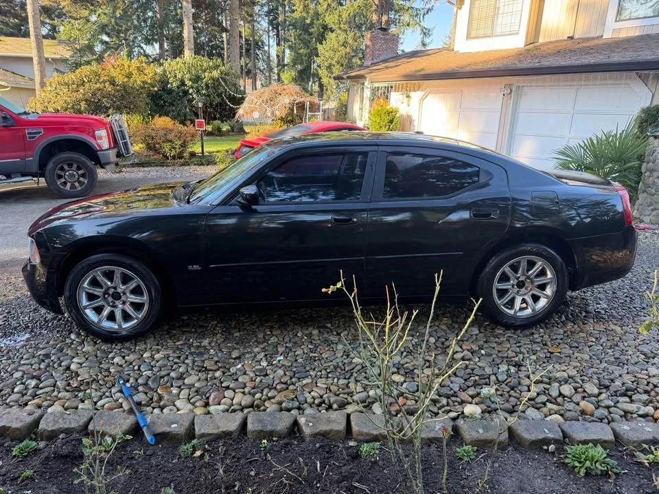 2010 Dodge Charger 6th Gen - Image 2 of 7