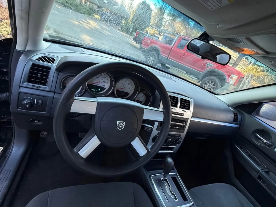 2010 Dodge Charger 6th Gen - Image 5 of 7