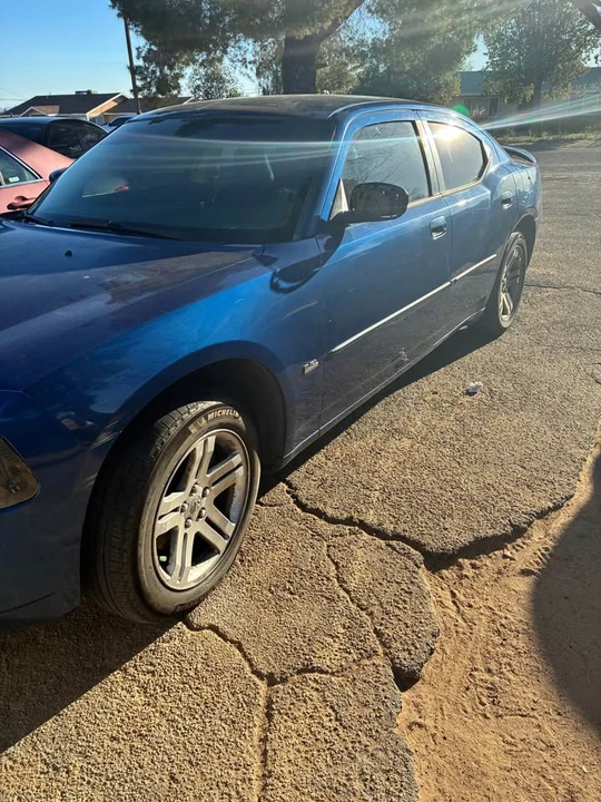2010 Dodge Charger 6th Gen - Image 2 of 7