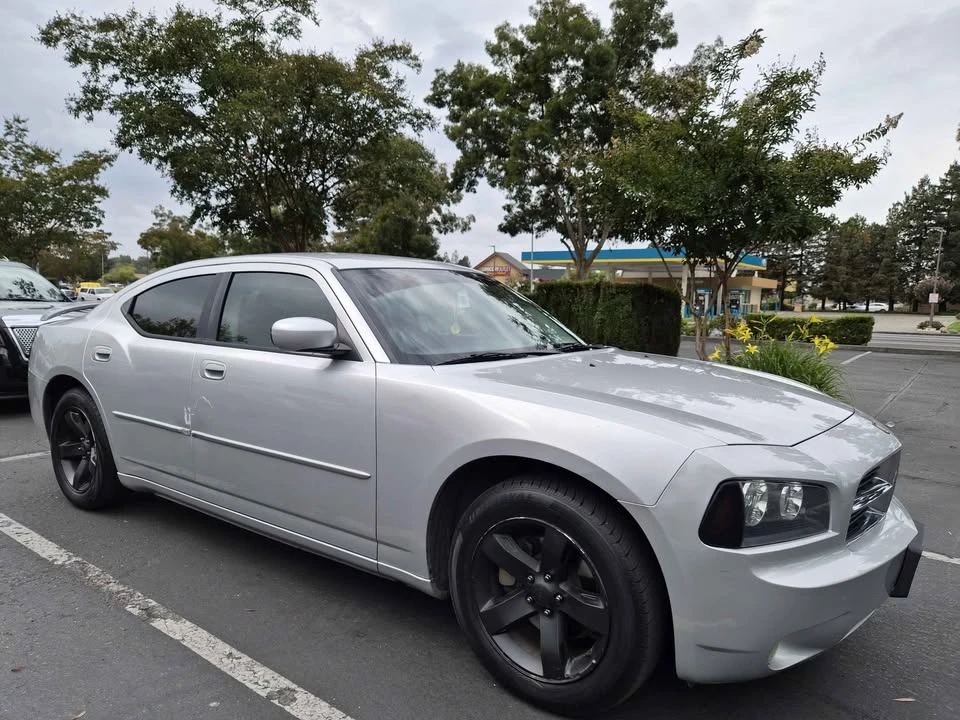 2010 Dodge Charger 6th Gen - Image 4 of 16