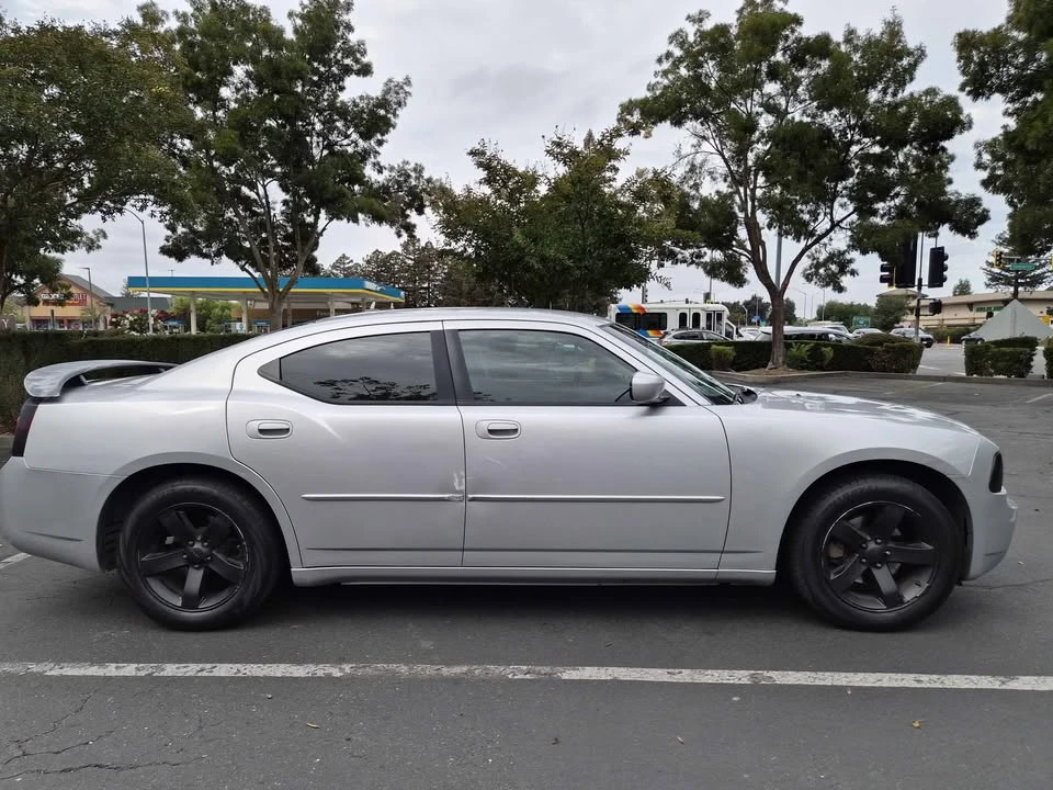 2010 Dodge Charger 6th Gen - Image 6 of 16