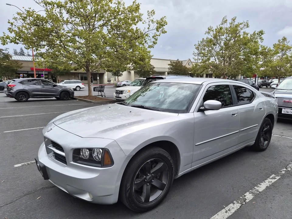 2010 Dodge Charger 6th Gen - Image 2 of 16