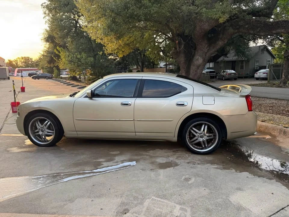 2010 Dodge Charger 6th Gen - Image 7 of 12