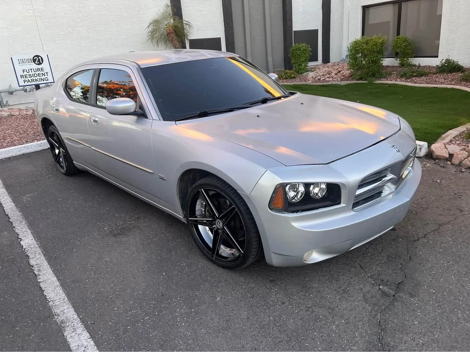 2010 Dodge Charger 6th Gen - Image 2 of 3
