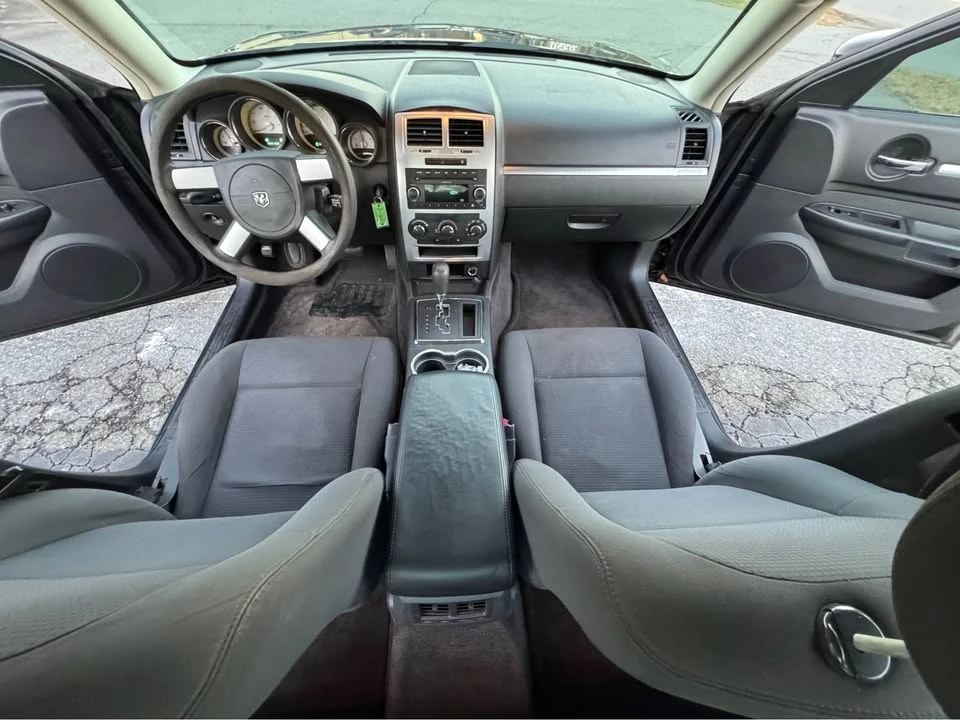 2010 Dodge Charger 6th Gen - Image 5 of 11