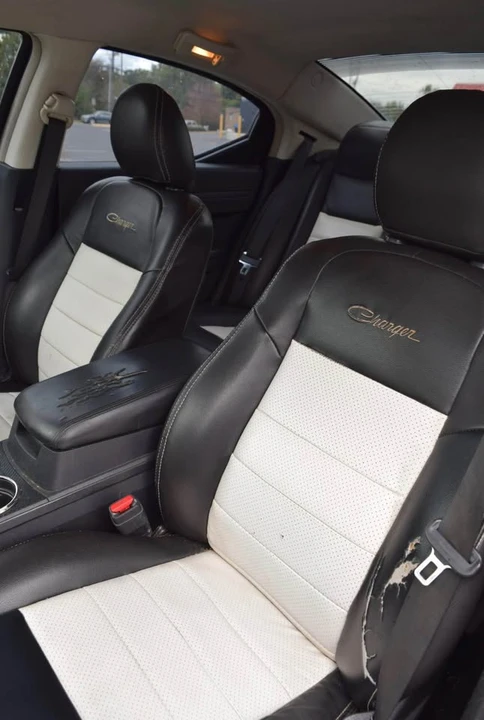 2010 Dodge Charger 6th Gen - Image 5 of 8