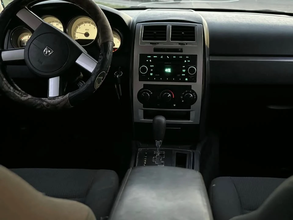 2010 Dodge Charger 6th Gen - Image 8 of 9