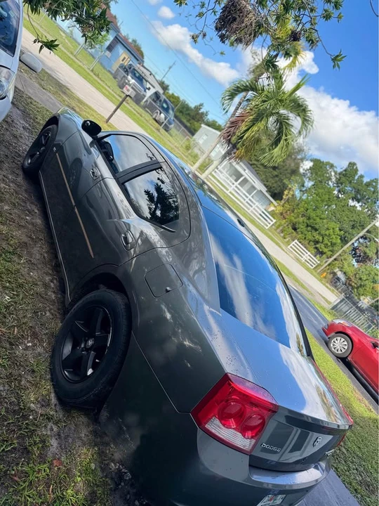 2010 Dodge Charger 6th Gen - Image 8 of 12