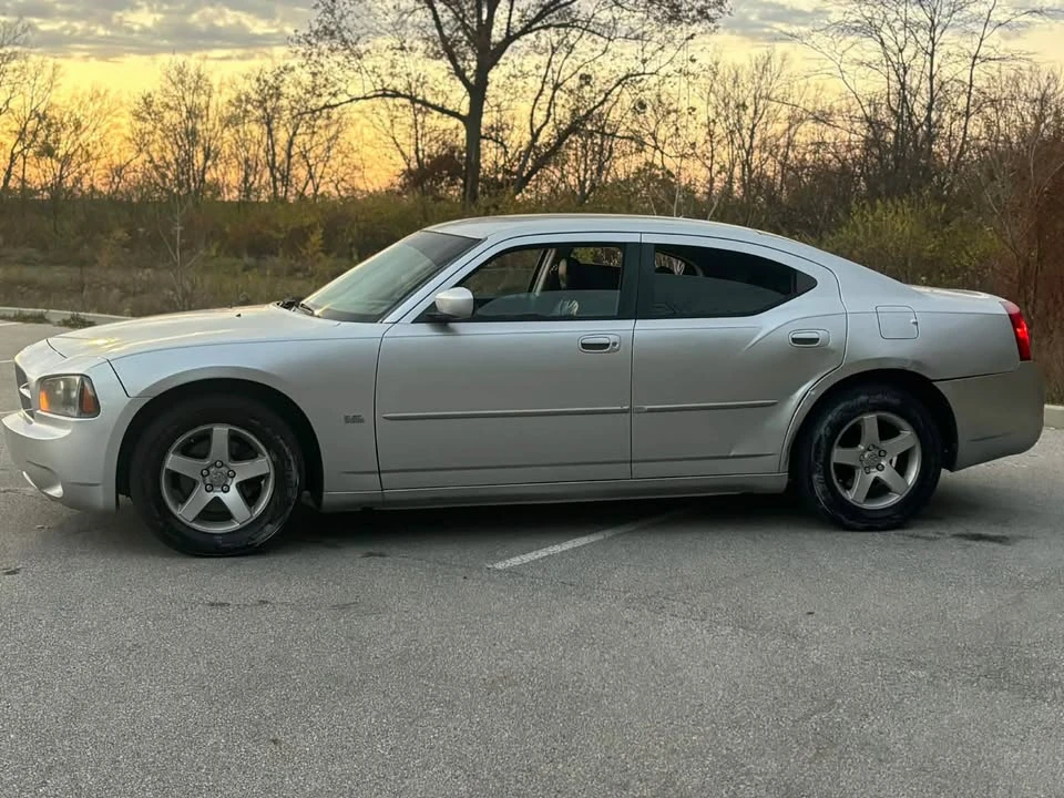 2010 Dodge Charger 6th Gen - Image 2 of 9