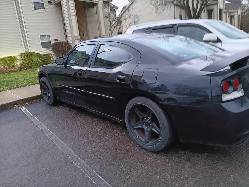 2010 Dodge Charger 6th Gen - Image 4 of 9