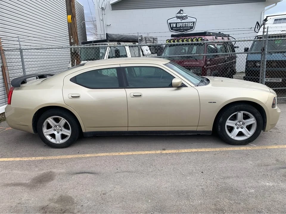 2010 Dodge Charger 6th Gen - Image 2 of 5