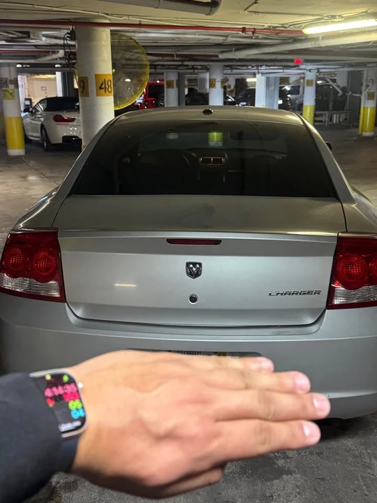 2010 Dodge Charger 6th Gen - Image 6 of 12