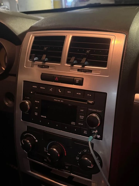 2010 Dodge Charger 6th Gen - Image 8 of 12