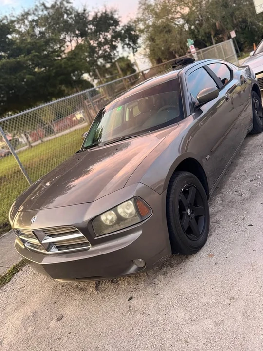 2010 Dodge Charger 6th Gen - Image 11 of 12