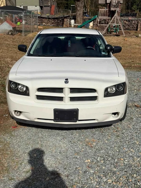 2010 Dodge Charger 6th Gen - Image 2 of 4