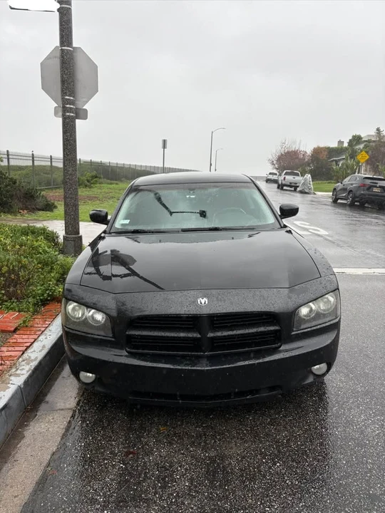 2010 Dodge Charger 6th Gen - Image 3 of 11