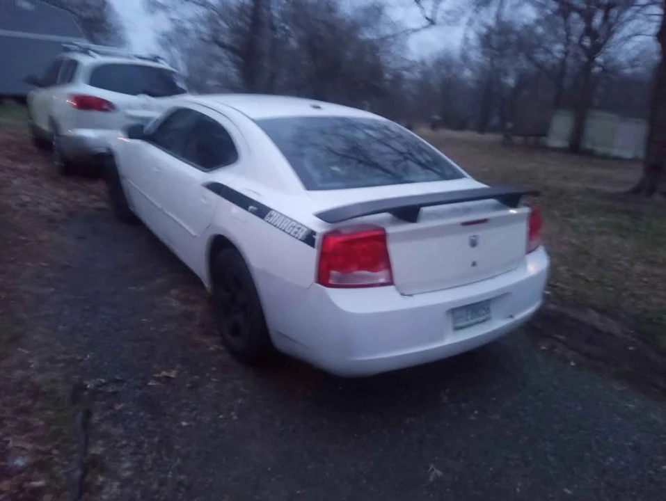2010 Dodge Charger 6th Gen - Image 4 of 4