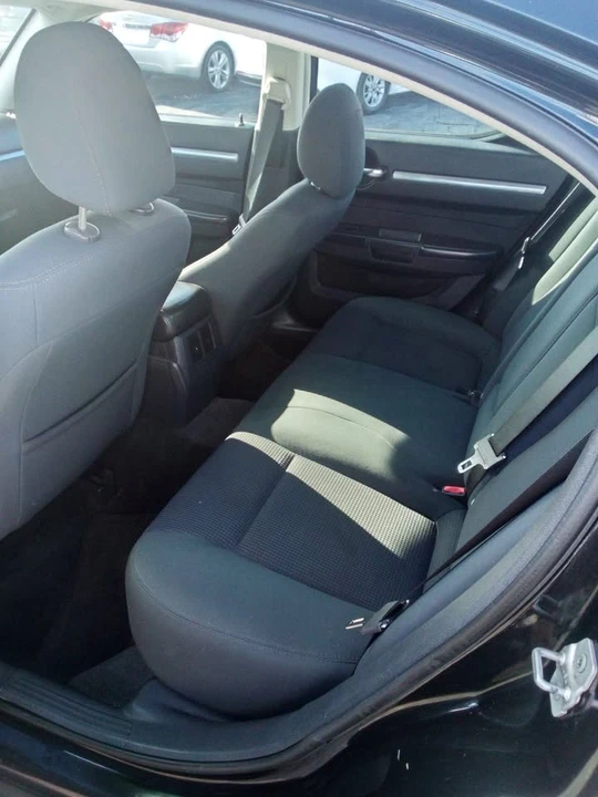 2010 Dodge Charger 6th Gen - Image 5 of 8
