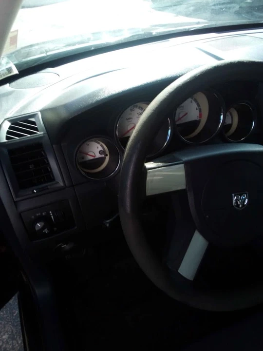 2010 Dodge Charger 6th Gen - Image 7 of 8