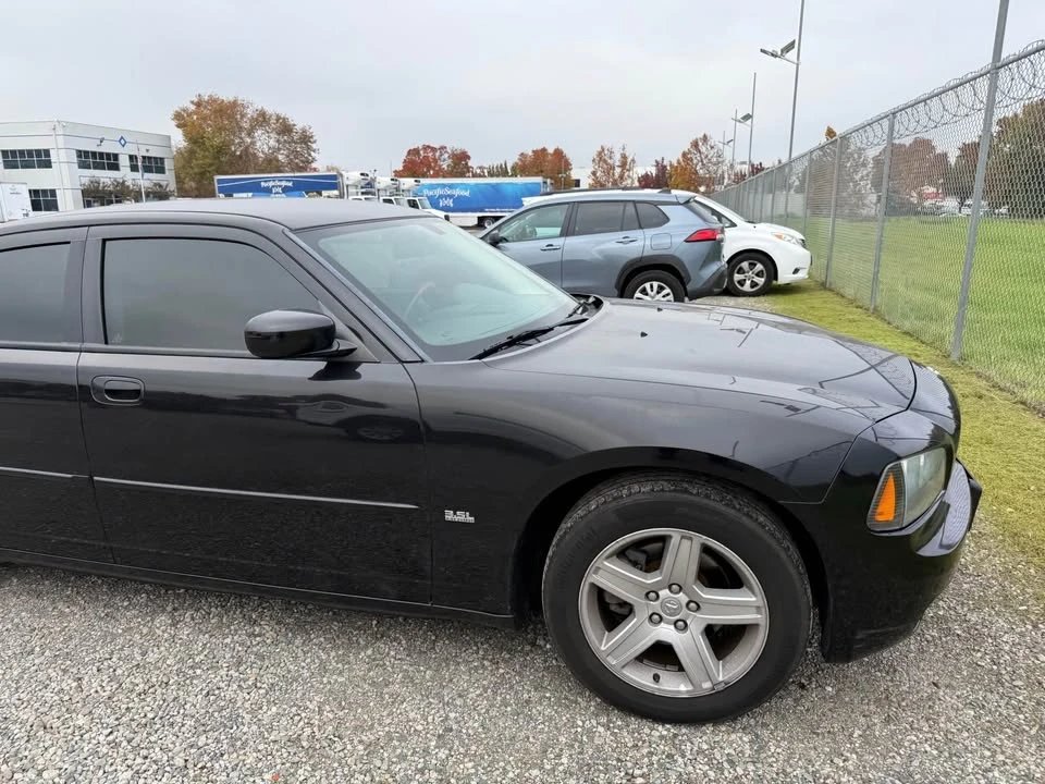 2010 Dodge Charger 6th Gen - Image 2 of 8