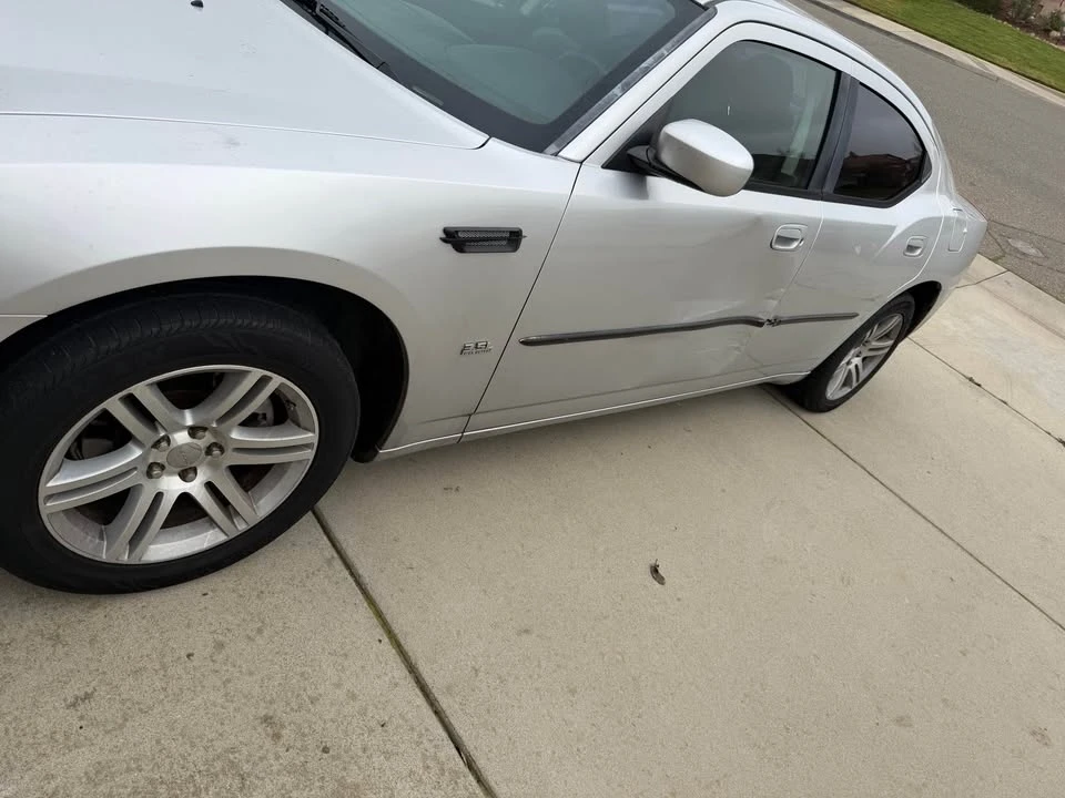 2010 Dodge Charger 6th Gen - Image 5 of 11