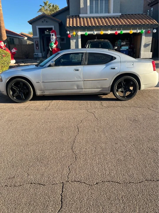 2010 Dodge Charger 6th Gen - Image 2 of 5