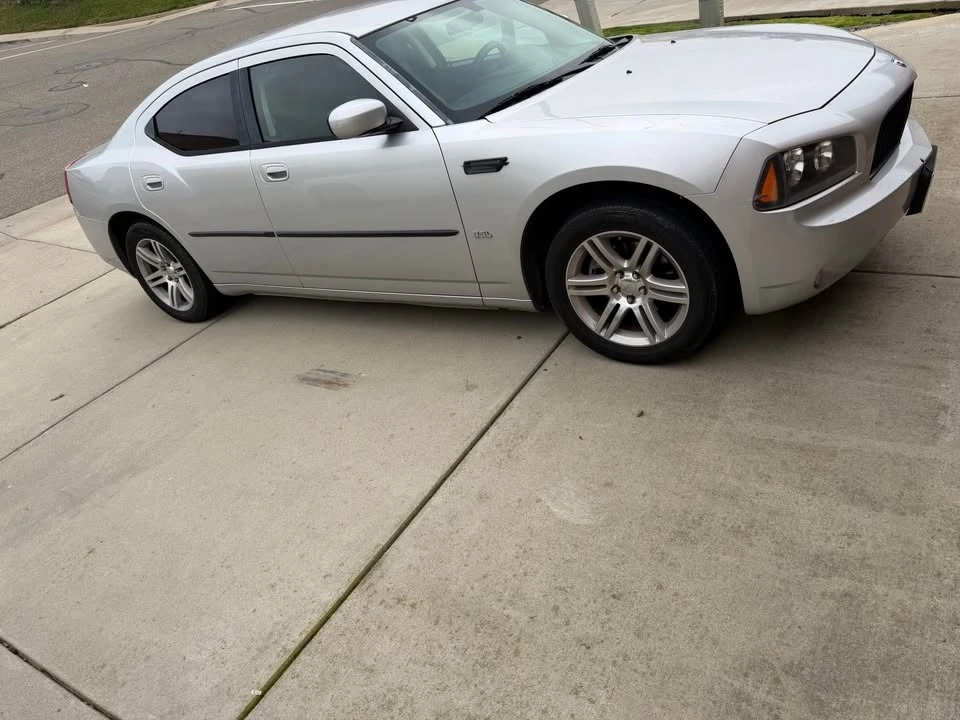 2010 Dodge Charger 6th Gen - Image 3 of 11