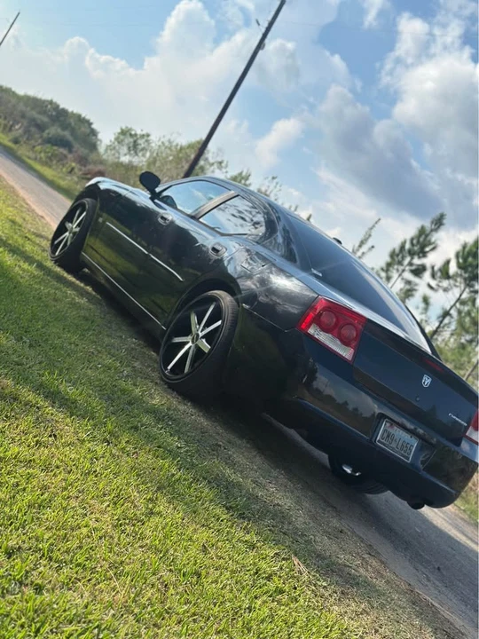 2010 Dodge Charger 6th Gen - Image 2 of 3