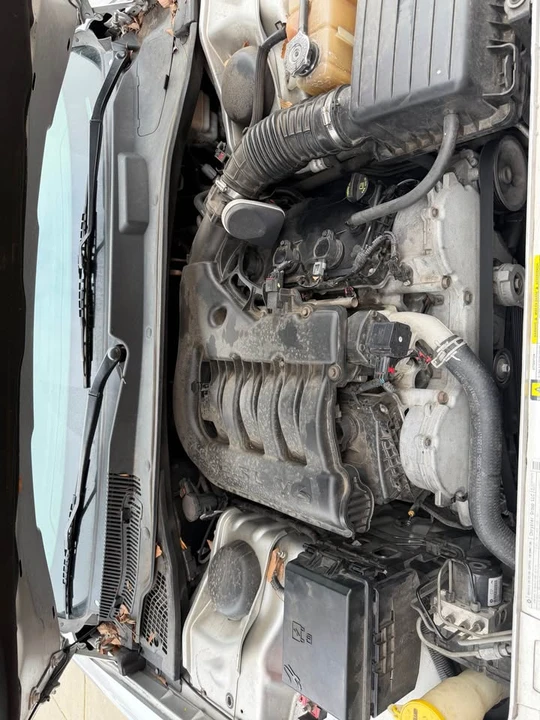 2010 Dodge Charger 6th Gen - Image 7 of 11