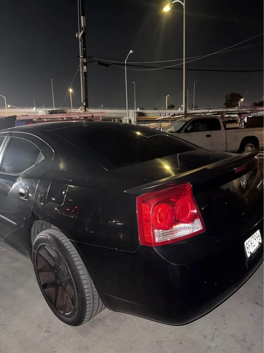 2010 Dodge Charger 6th Gen - Image 5 of 5