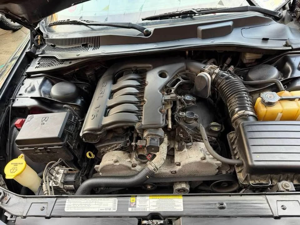 2010 Dodge Charger 6th Gen - Image 4 of 13