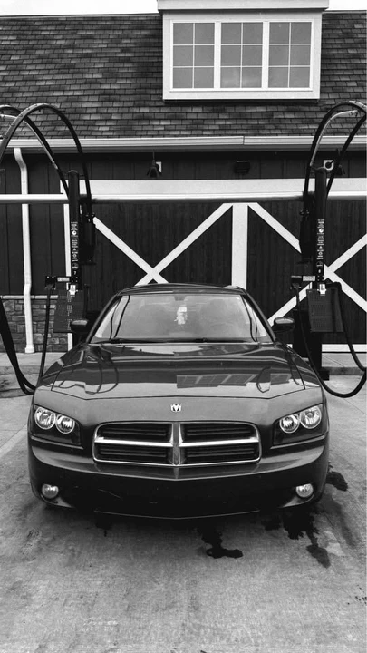 2010 Dodge Charger 6th Gen - Image 6 of 10