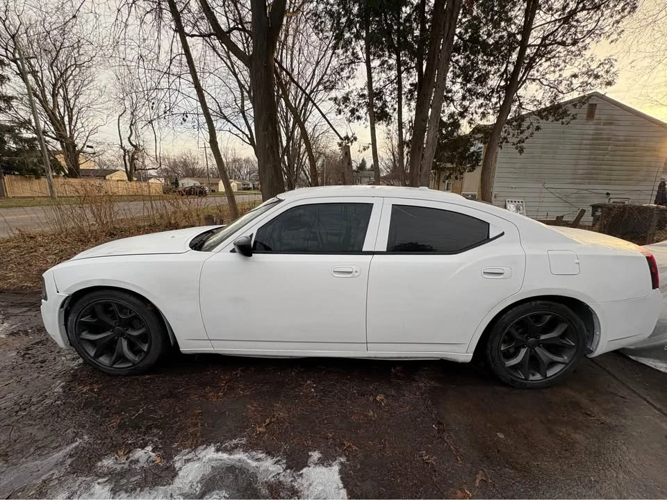 2010 Dodge Charger 6th Gen - Image 7 of 14