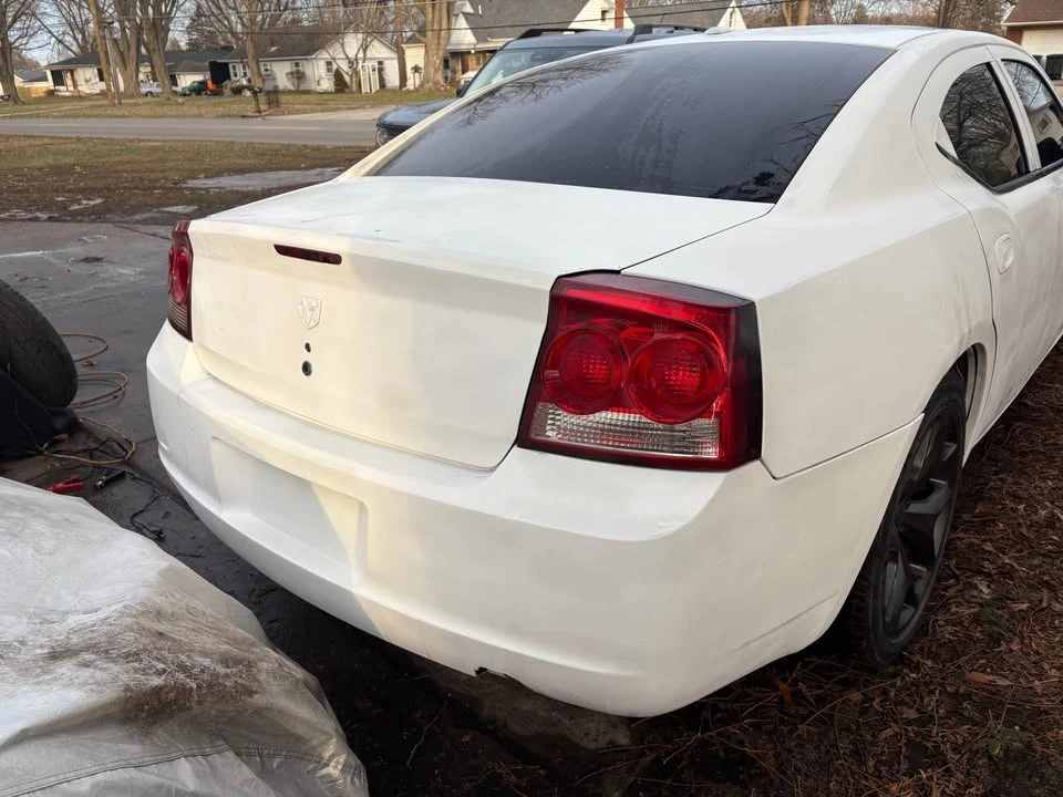 2010 Dodge Charger 6th Gen - Image 5 of 12