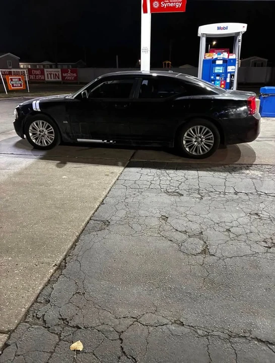 2010 Dodge Charger 6th Gen - Image 2 of 3