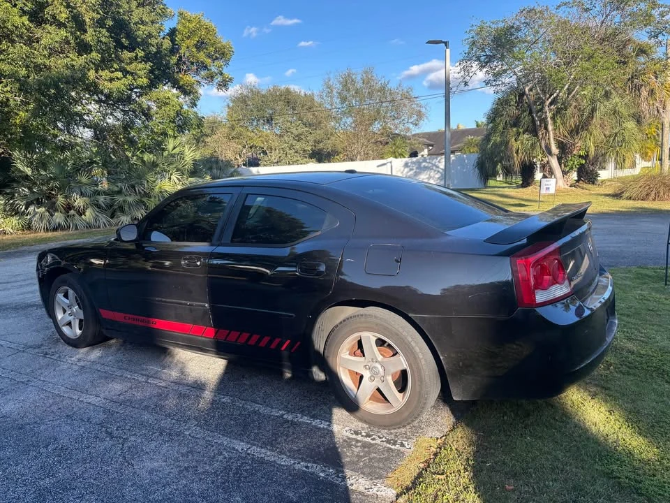 2010 Dodge Charger 6th Gen - Image 3 of 16
