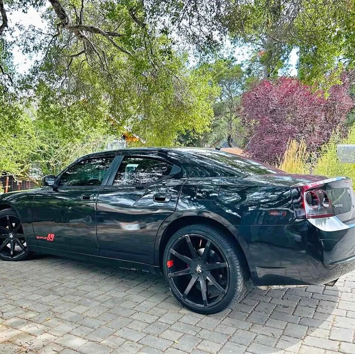 2010 Dodge Charger 6th Gen - Image 2 of 6